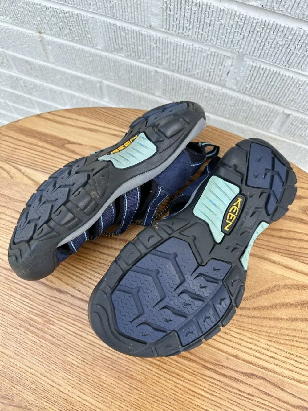 KEEN Men's Newport H2 Closed Toe Water Sandal Size 7 VERY GOOD